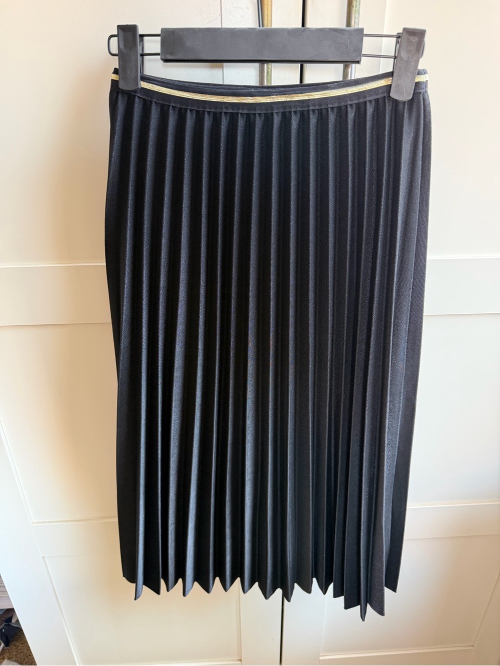 Pleated Black Midi Skirt with Gold-Trim Waistband-XS